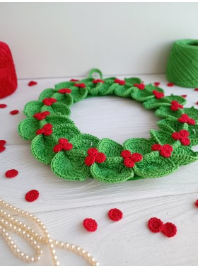 Crochet Pattern / Video Tutorial for the Christmas Wreath. 