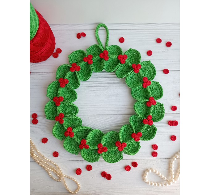 Crochet Pattern / Video Tutorial for the Christmas Wreath. 