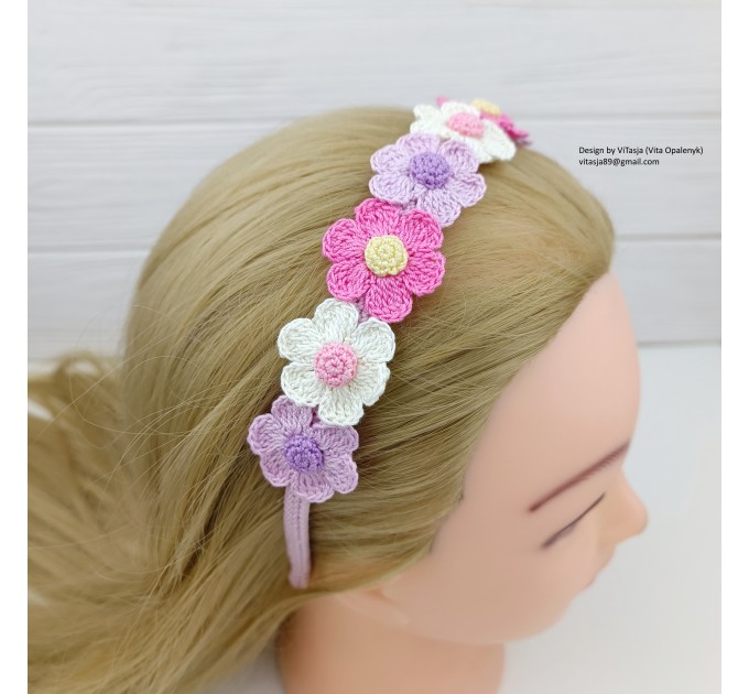 Patterns for four types crochet headbands with flowers