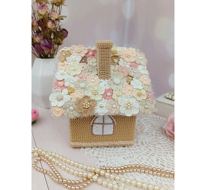   Crochet House “Floral Cottage” – Cozy Shabby Chic Decor