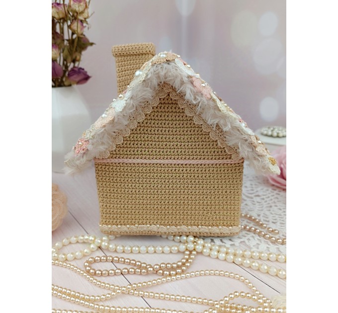   Crochet House “Floral Cottage” – Cozy Shabby Chic Decor