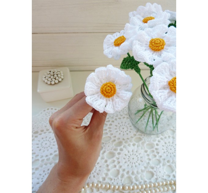 Crochet daisy.