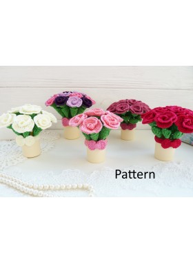 Crochet small bouquet in a pot.