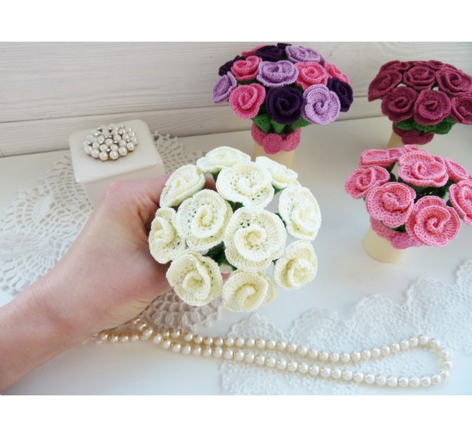Crochet small bouquet in a pot.