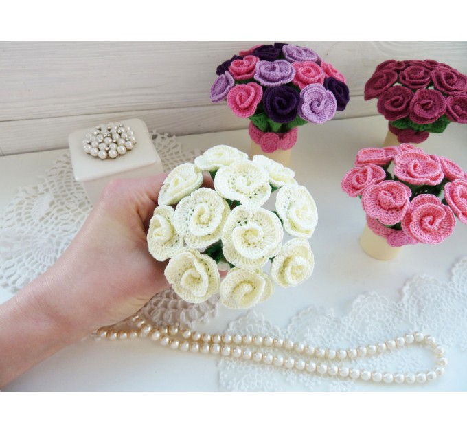 Crochet small bouquet in a pot.