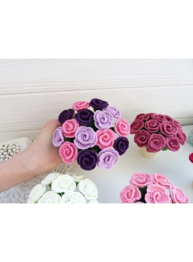 Crochet small bouquet in a pot.