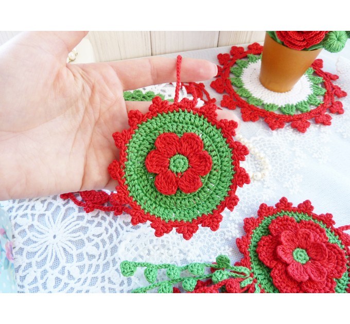 Crochet christmas decor.