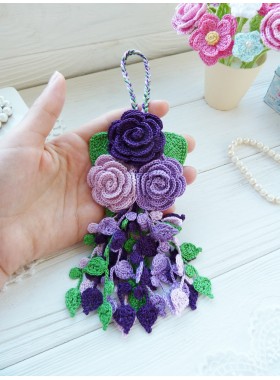 Crochet tassel.