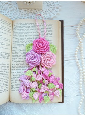 Crochet tassel.