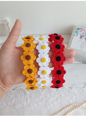 Hairband With Crochet Flowers Pattern
