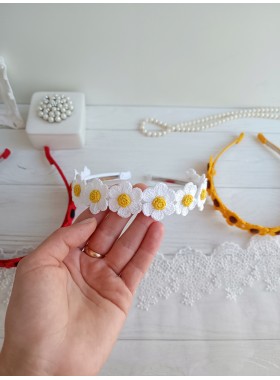 Hairband With Crochet Flowers Pattern